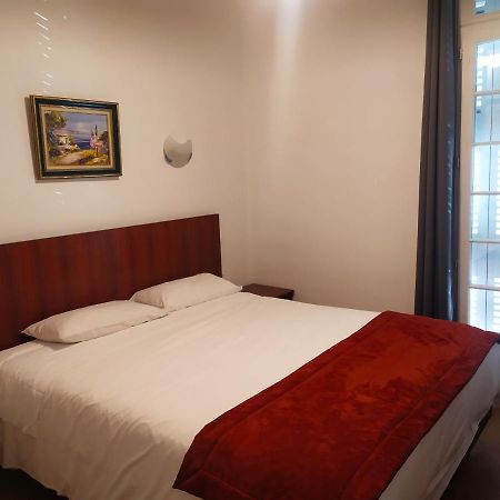 Hotel Le Postillon ポー エクステリア 写真