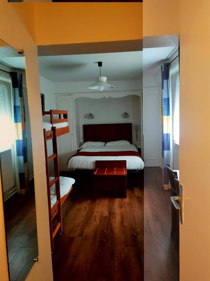 Hotel Le Postillon ポー エクステリア 写真