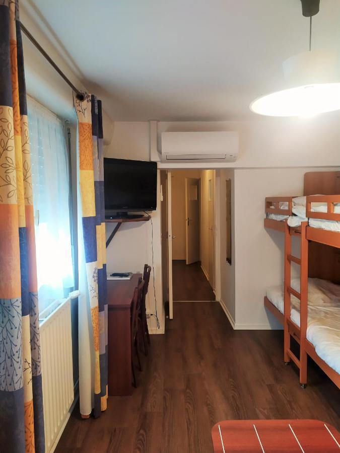 Hotel Le Postillon ポー エクステリア 写真